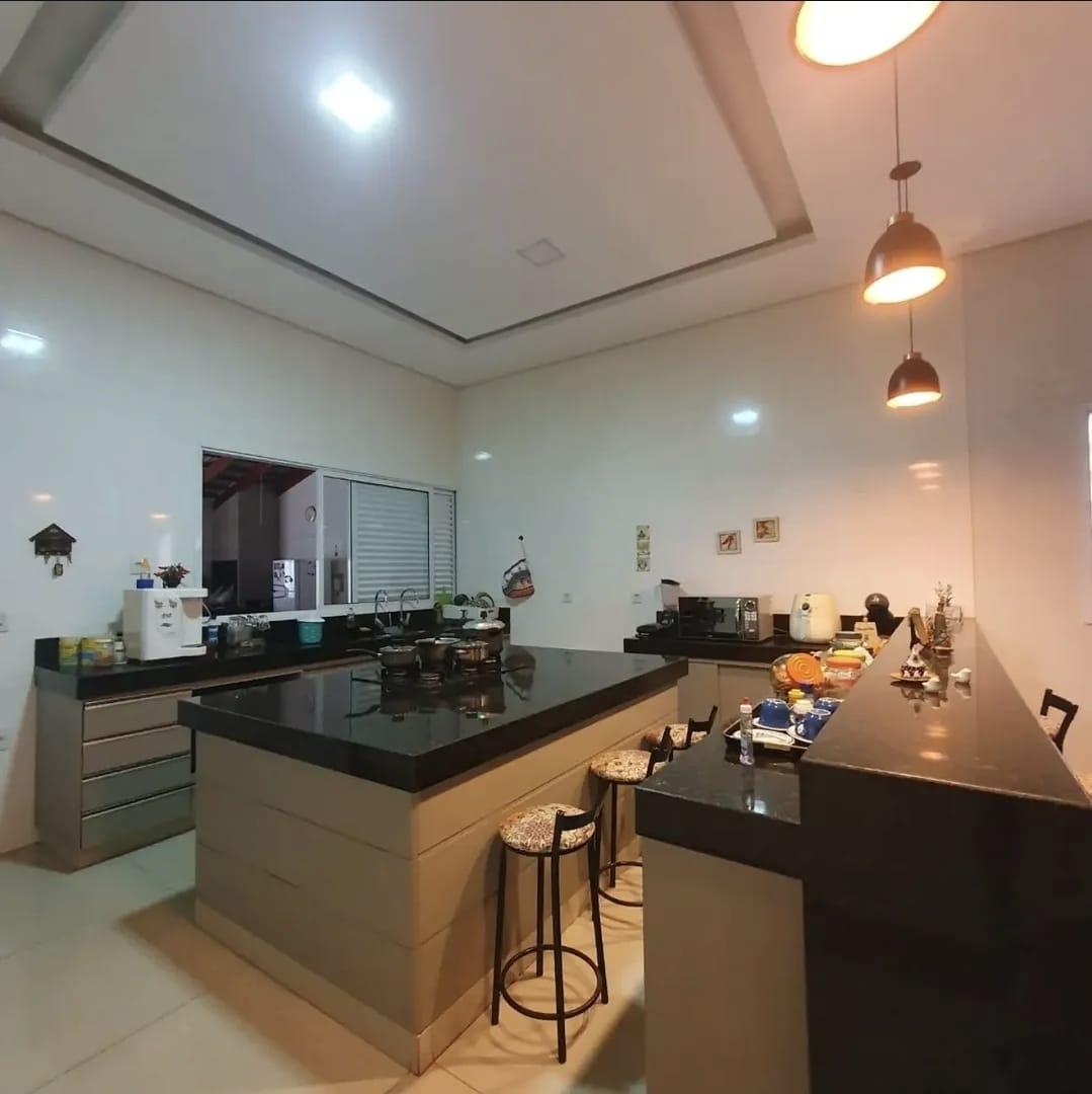 Casa à venda em Santa Mônica, Uberlândia — foto 2