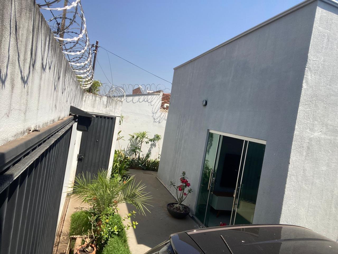 Casa à venda em Planalto, Uberlândia — foto principal
