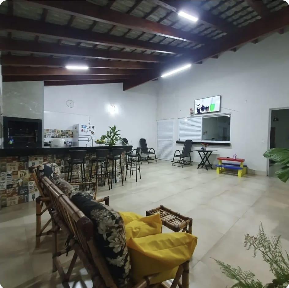 Casa à venda em Santa Mônica, Uberlândia — foto principal