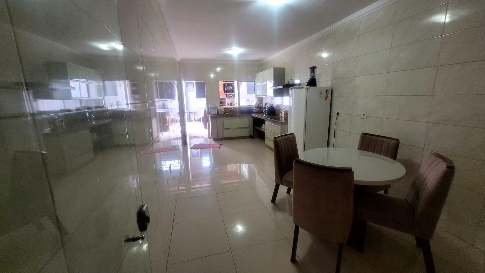 Casa à venda em Jardim Europa, Uberlândia — foto principal