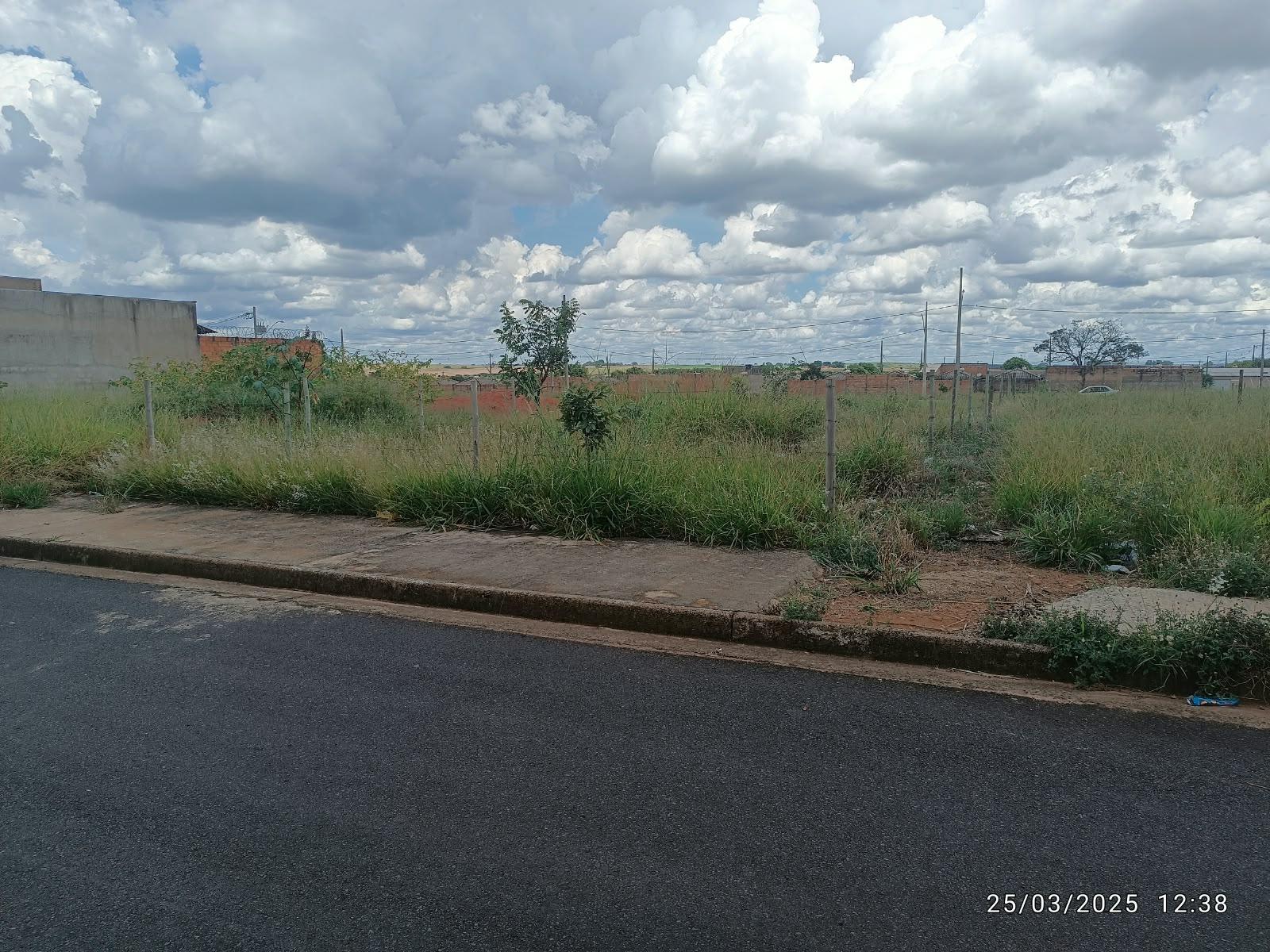 Lote/Terreno à venda em Loteamento Monte Hebron, Uberlândia — foto principal