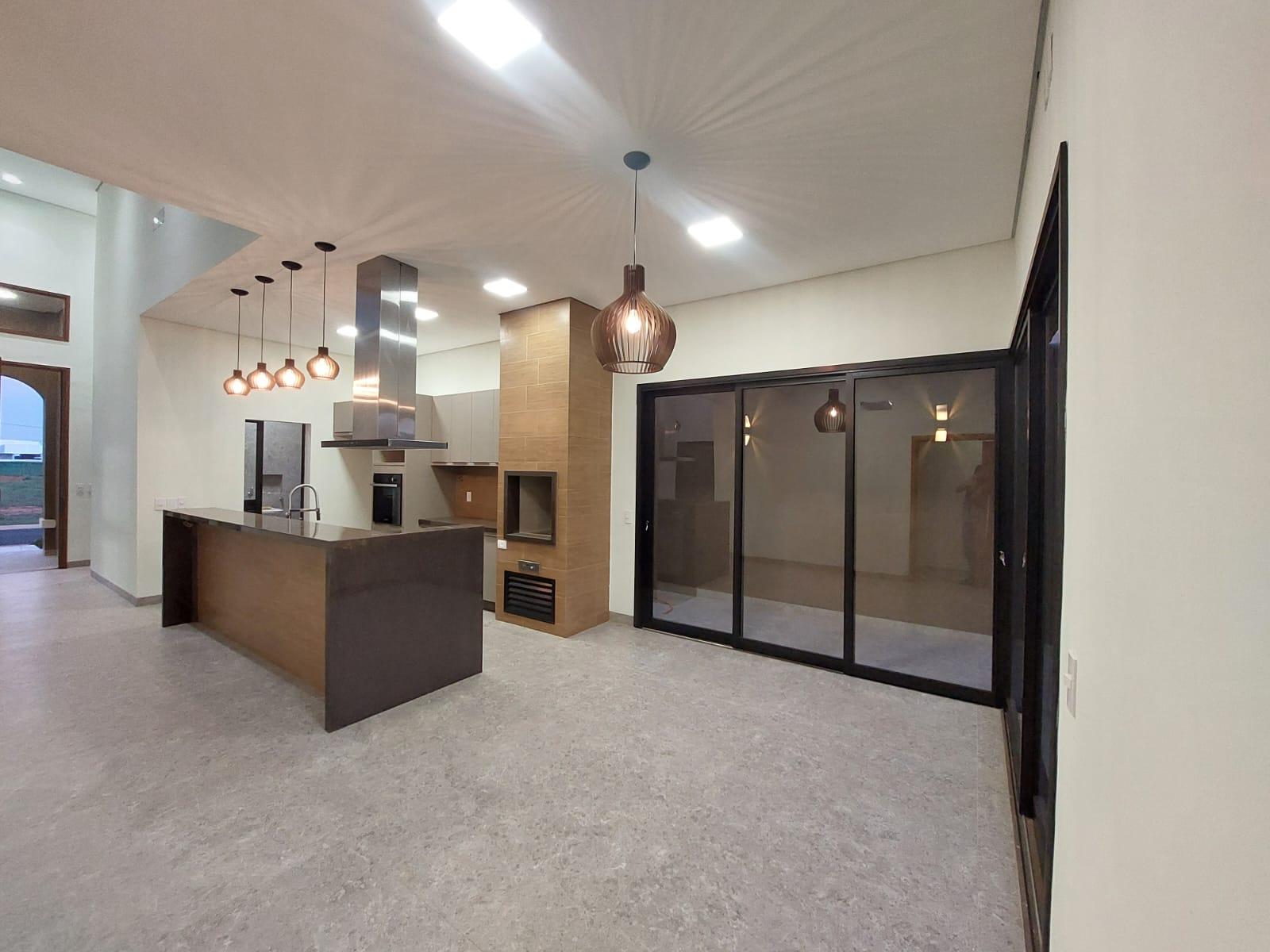 Casa à venda em Novo Mundo, Uberlândia — foto principal