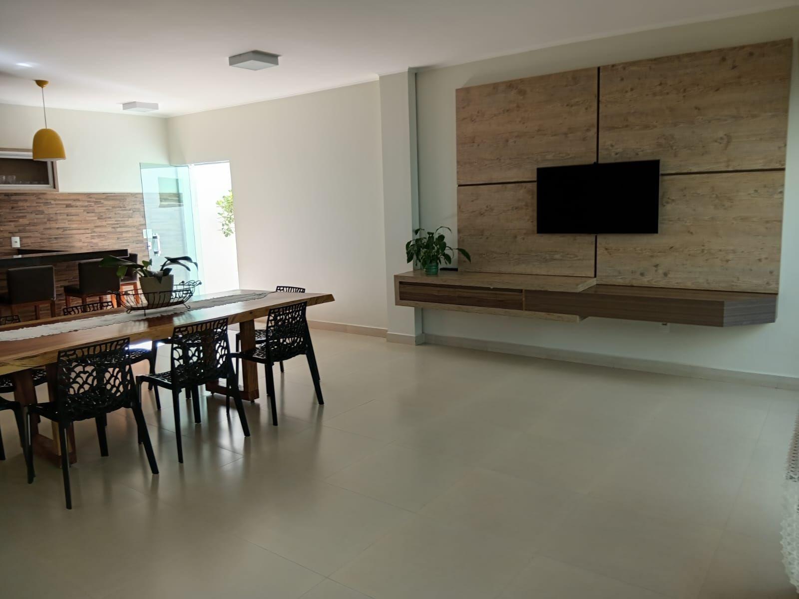 Casa à venda em Jardim Patrícia, Uberlândia — foto principal