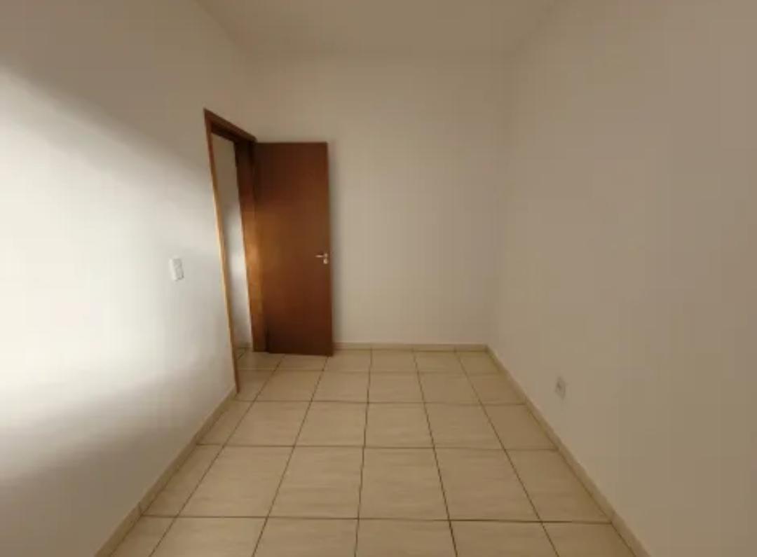 Apartamento à venda em Jardim Célia, Uberlândia — foto 2