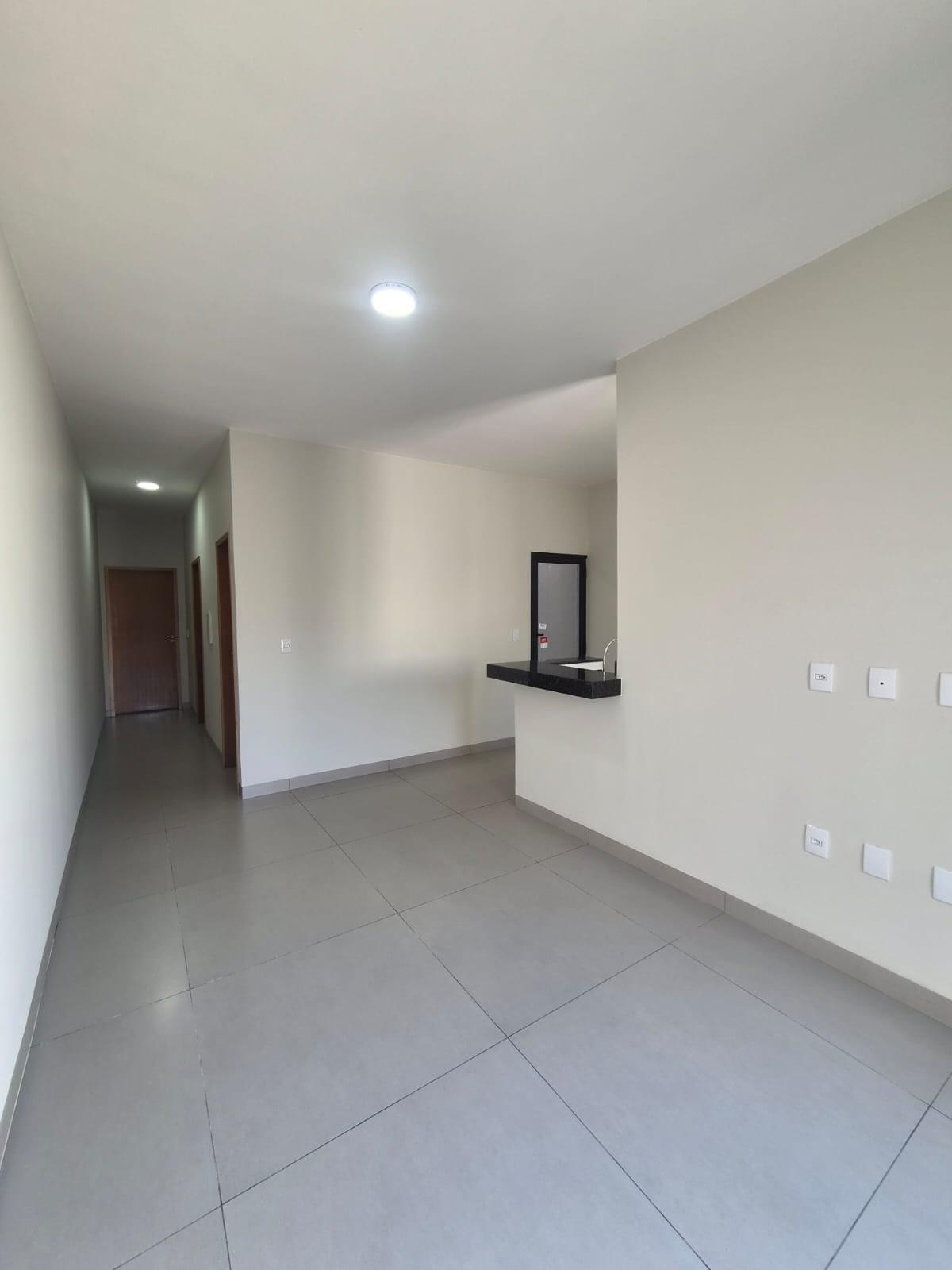 Casa à venda em Luizote de Freitas, Uberlândia — foto principal