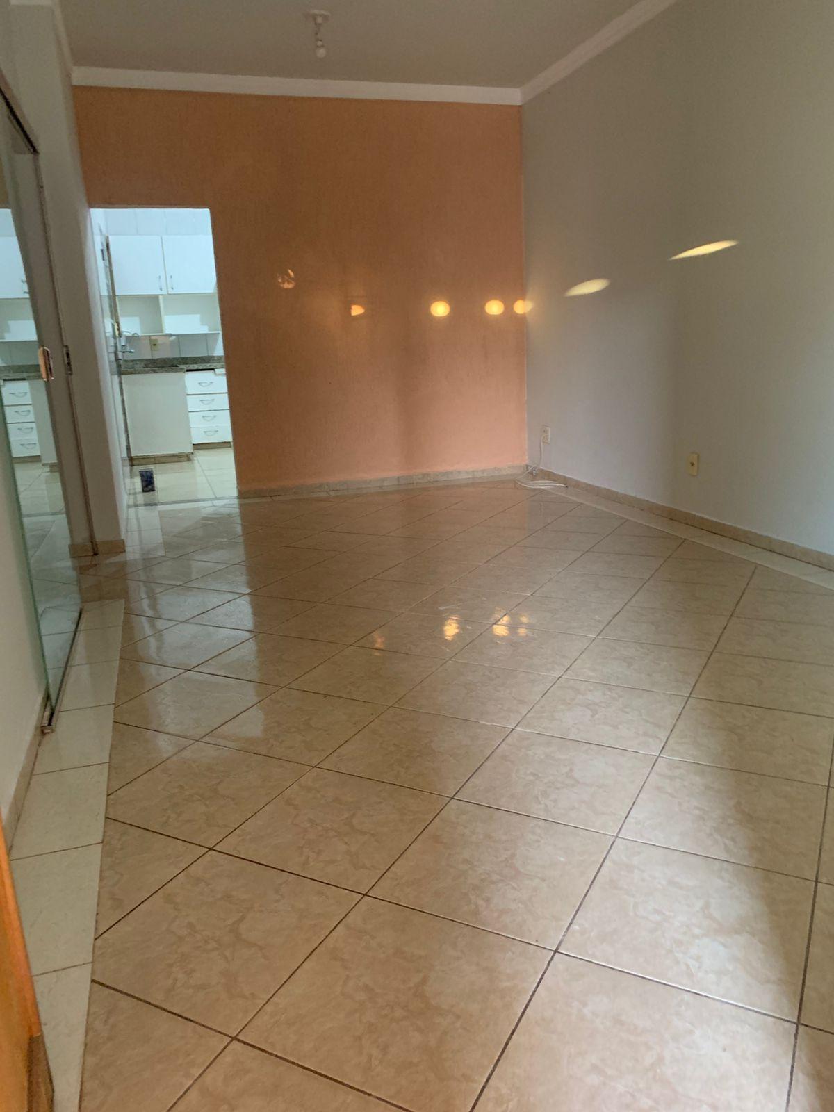Casa à venda em Segismundo Pereira, Uberlândia — foto principal