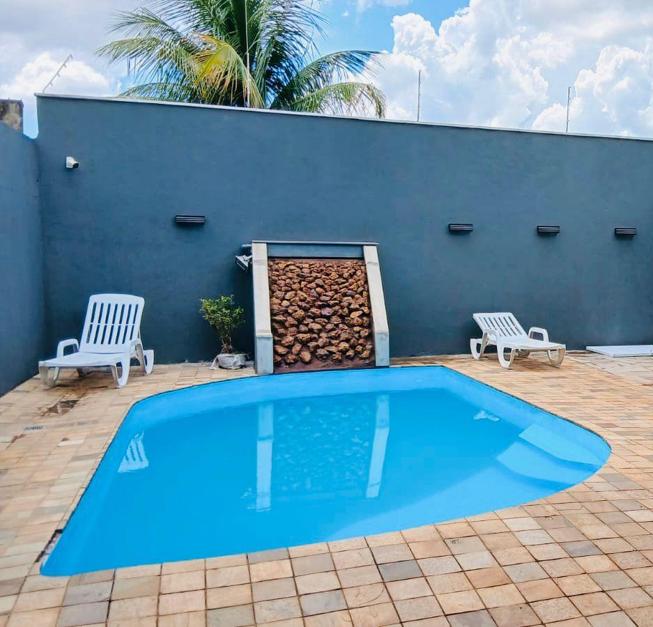 Casa à venda em Jardim das Palmeiras, Uberlândia — foto principal