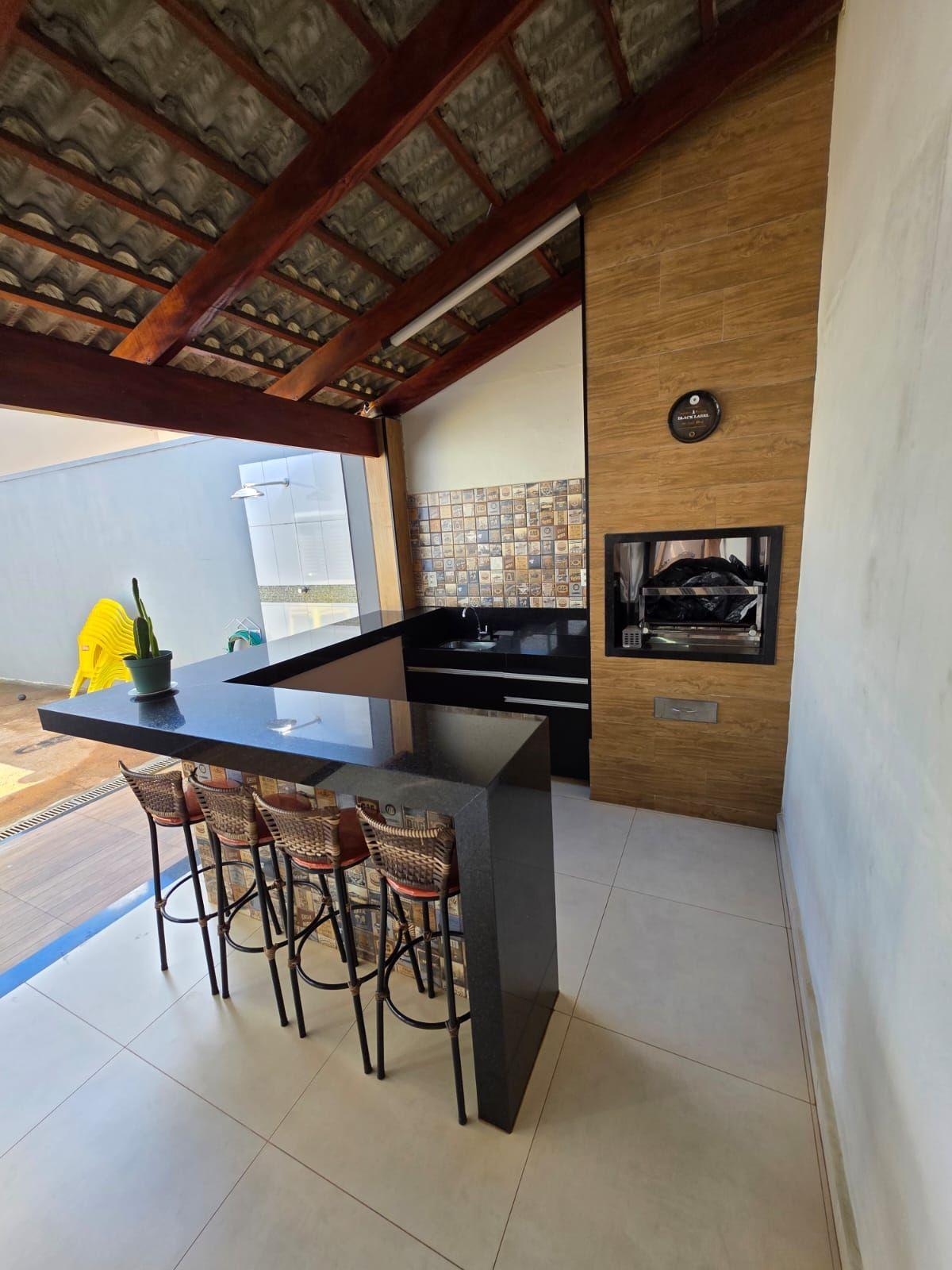 Casa à venda em Jardim Europa, Uberlândia — foto principal
