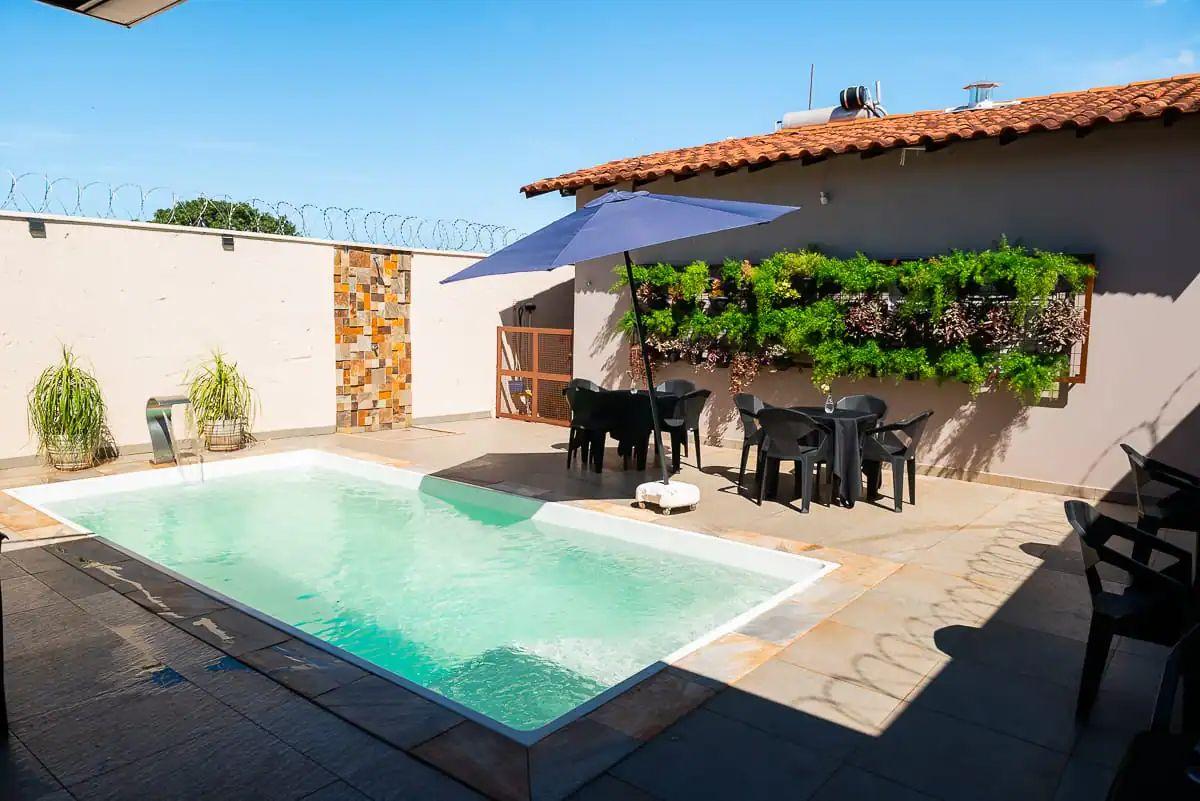 Casa à venda em Lagoinha, Uberlândia — foto principal