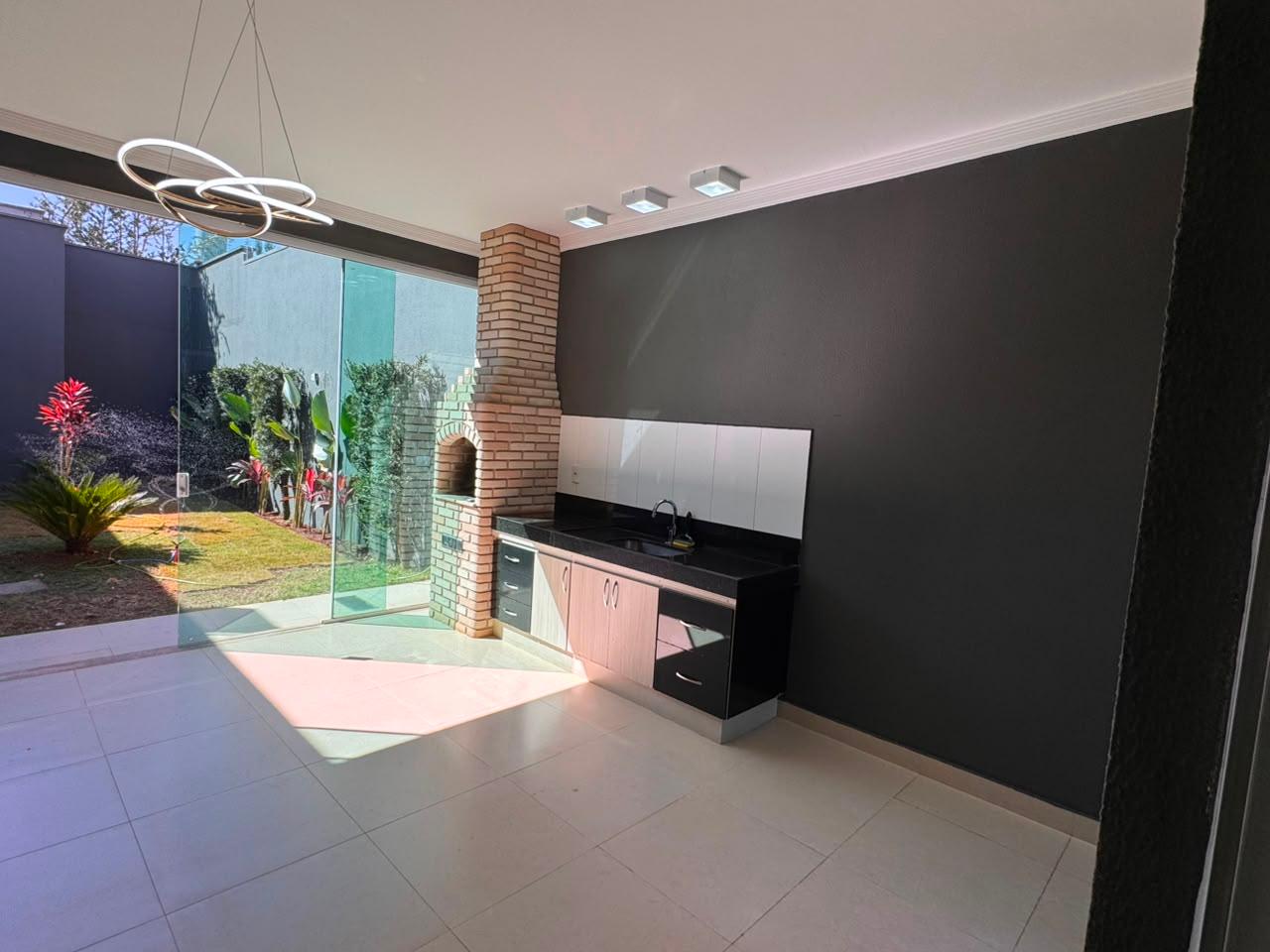 Casa à venda em Novo Mundo, Uberlândia — foto principal