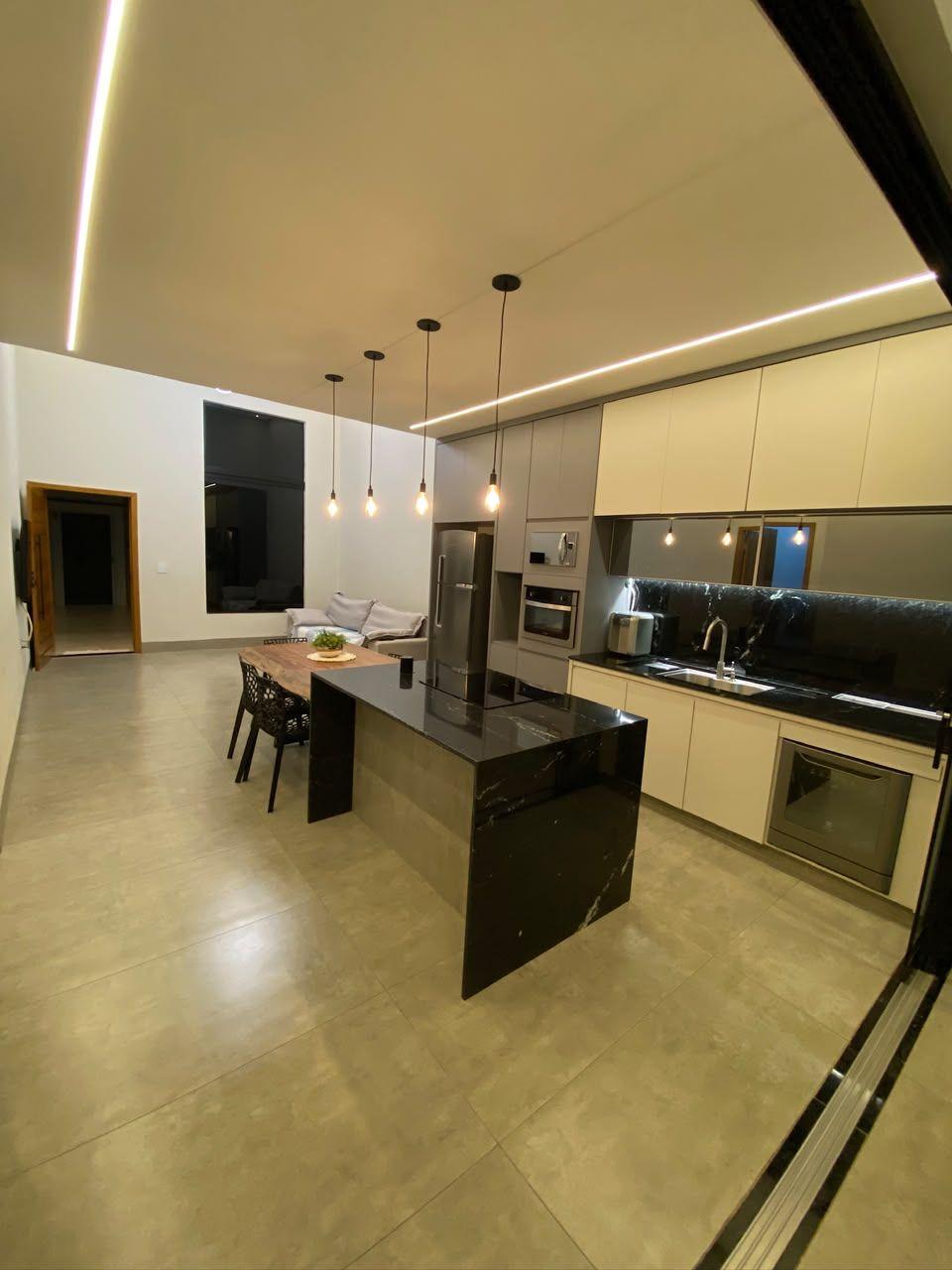 Casa à venda em Jardim Patrícia, Uberlândia — foto 2