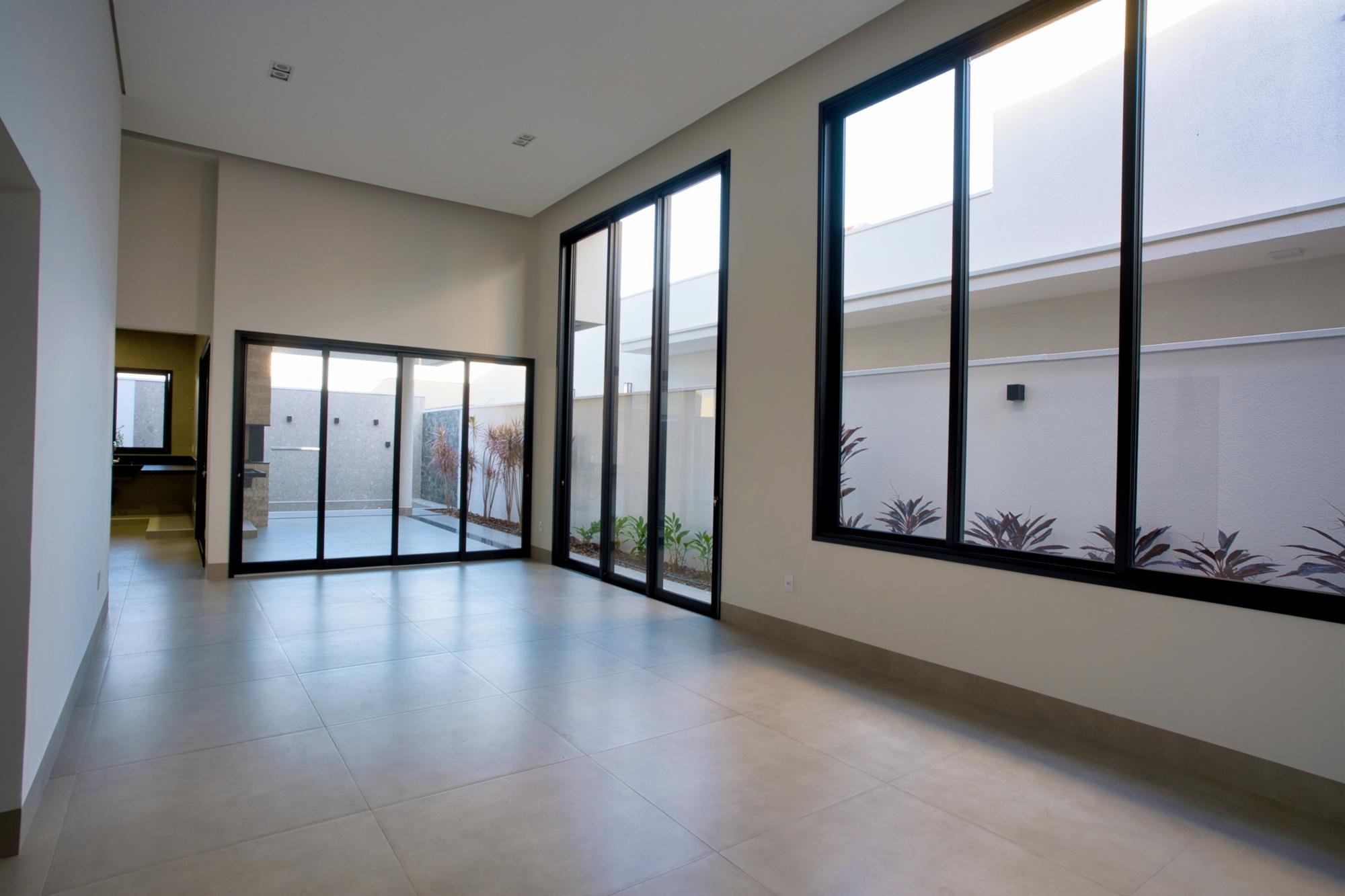 Casa à venda em Laranjeiras, Uberlândia — foto principal
