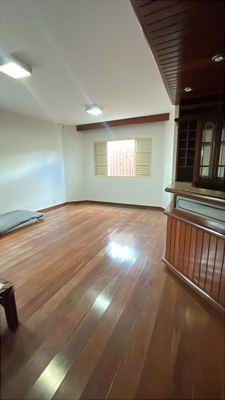 Casa à venda em Vigilato Pereira, Uberlândia — foto principal