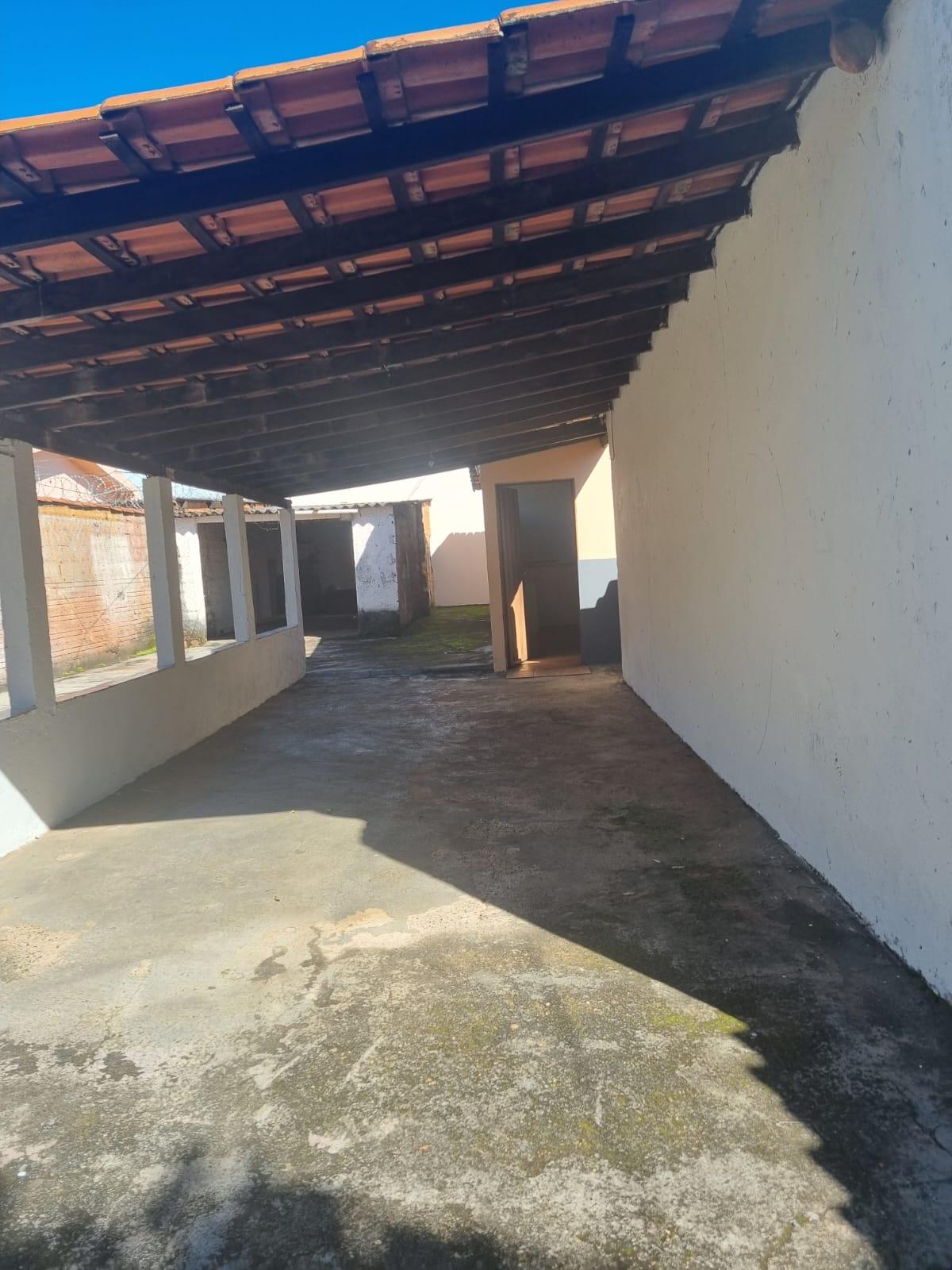 Casa à venda em Santa Mônica, Uberlândia — foto principal