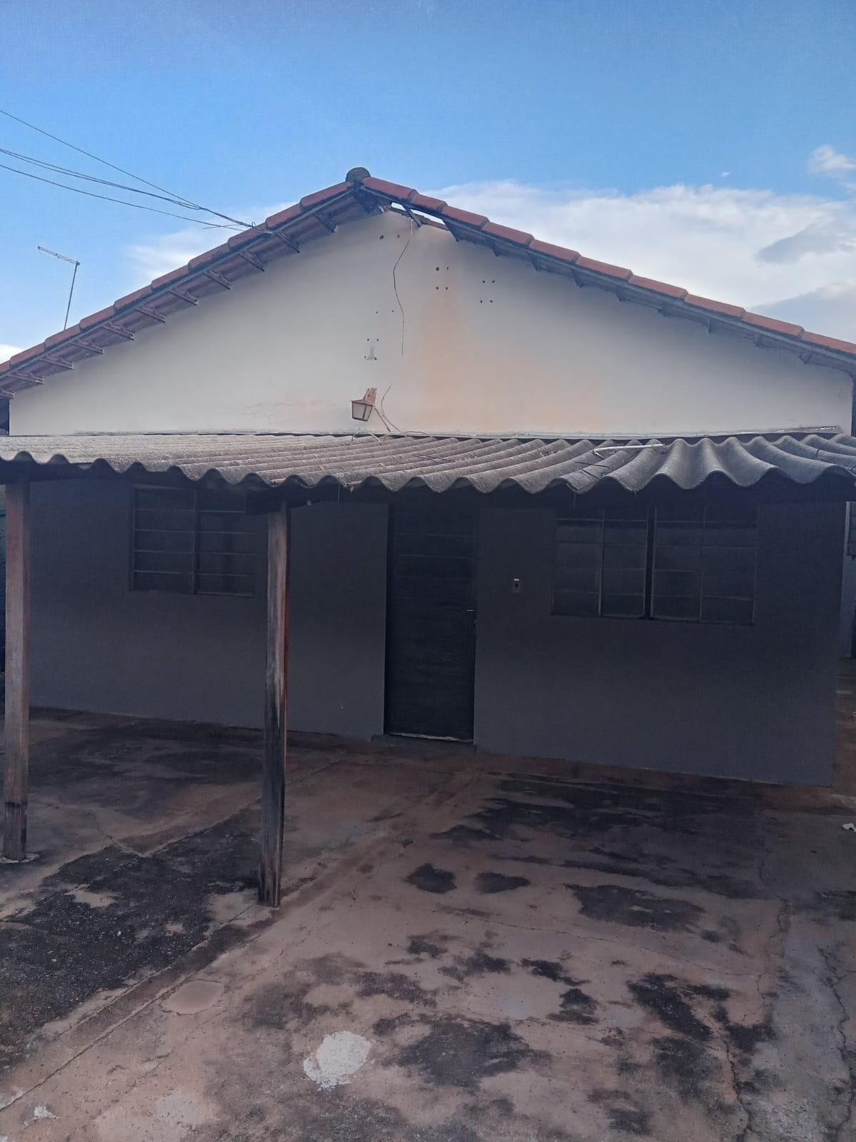 Casa à venda em Laranjeiras, Uberlândia — foto principal