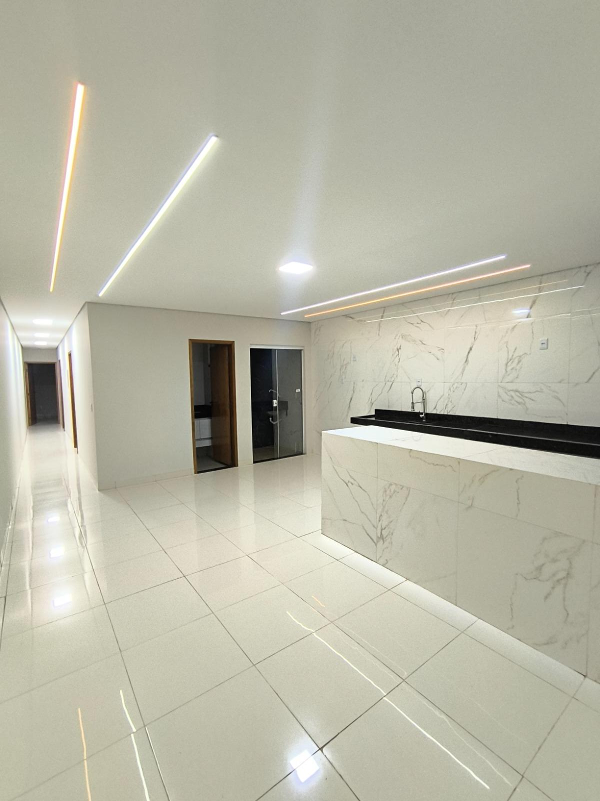Casa à venda em Jardim Canaã, Uberlândia — foto principal