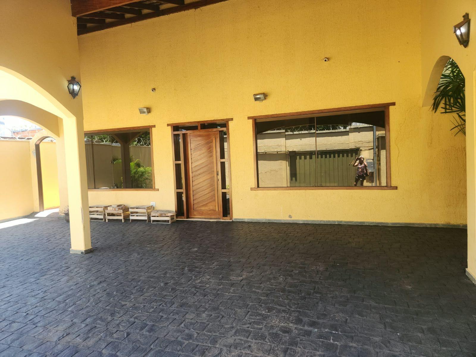 Casa à venda em Vigilato Pereira, Uberlândia — foto principal