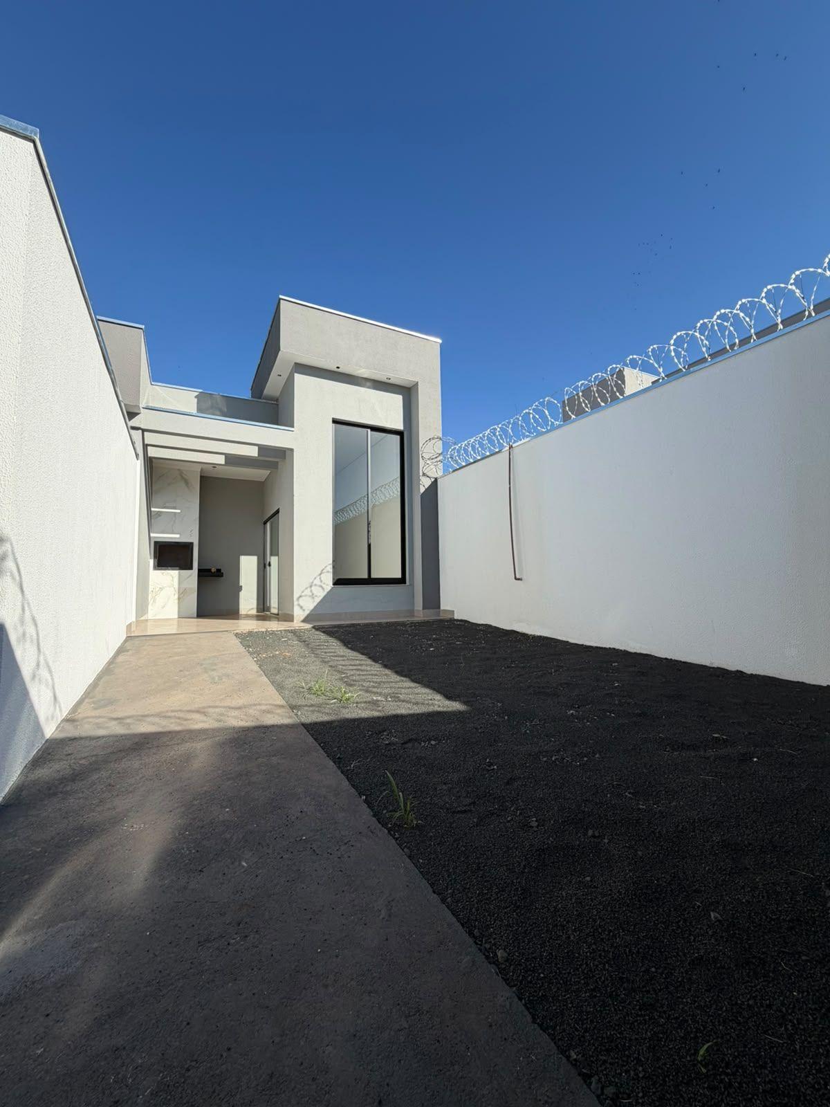 Casa à venda em Novo Mundo, Uberlândia — foto principal